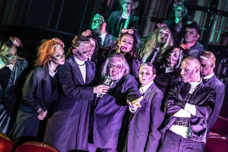 Ale z naszymi umarłymi